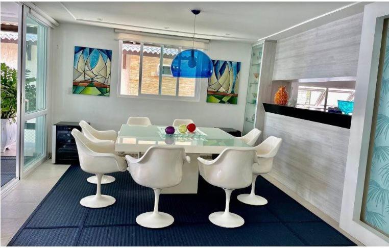 Сasa de vacaciones Casa De Luxo Em Com Funcionária A 50 M Do Mar